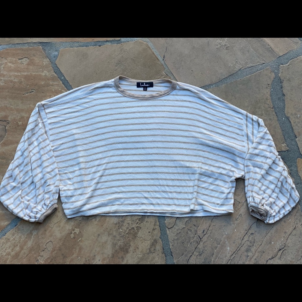 Cute cropped tan white striped flowy top LuLu’s S